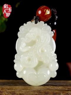 郑州姑娘地铁里掏出和田玉吊坠,被邻座阿姨连问三次在哪买的✨