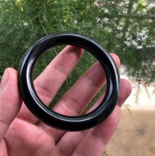 戴对和田玉手镯,气质真的不一样✨